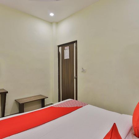 אחמדאבאד Oyo Flagship 19003 Hotel Rudra Mahal מראה חיצוני תמונה