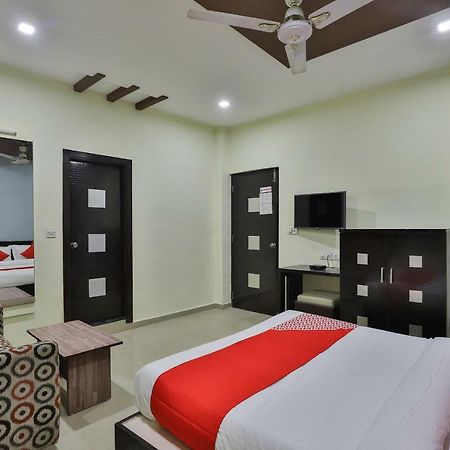 אחמדאבאד Oyo Flagship 19003 Hotel Rudra Mahal מראה חיצוני תמונה