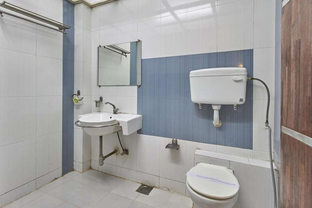 אחמדאבאד Oyo Flagship 19003 Hotel Rudra Mahal חדר תמונה