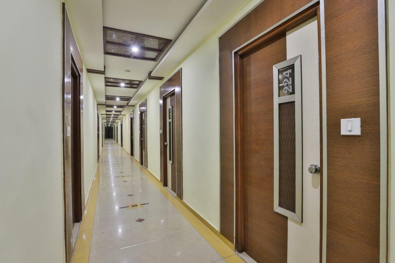 אחמדאבאד Oyo Flagship 19003 Hotel Rudra Mahal מראה חיצוני תמונה