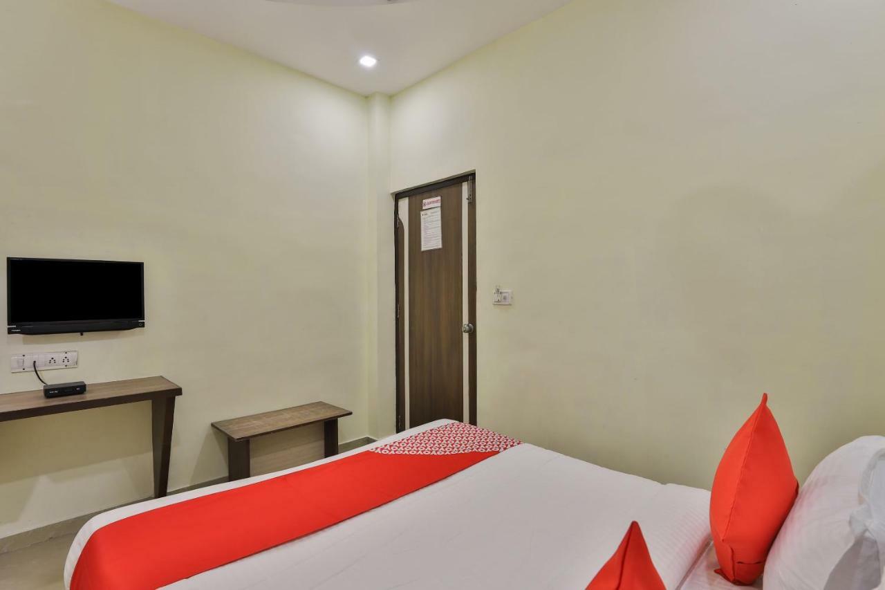 אחמדאבאד Oyo Flagship 19003 Hotel Rudra Mahal מראה חיצוני תמונה