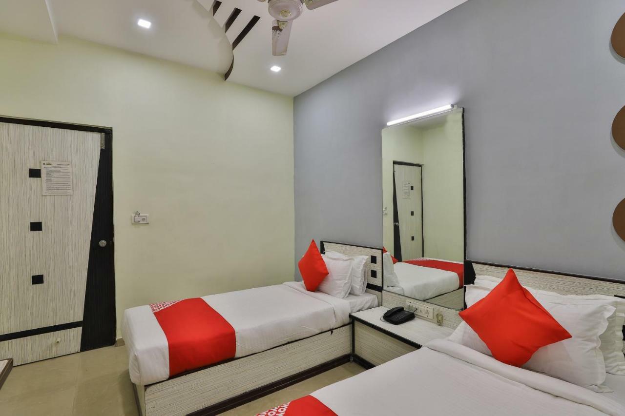 אחמדאבאד Oyo Flagship 19003 Hotel Rudra Mahal מראה חיצוני תמונה