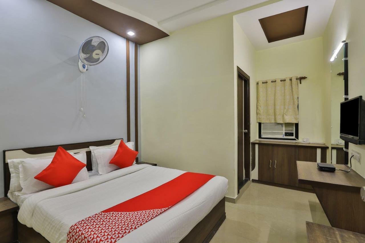 אחמדאבאד Oyo Flagship 19003 Hotel Rudra Mahal מראה חיצוני תמונה